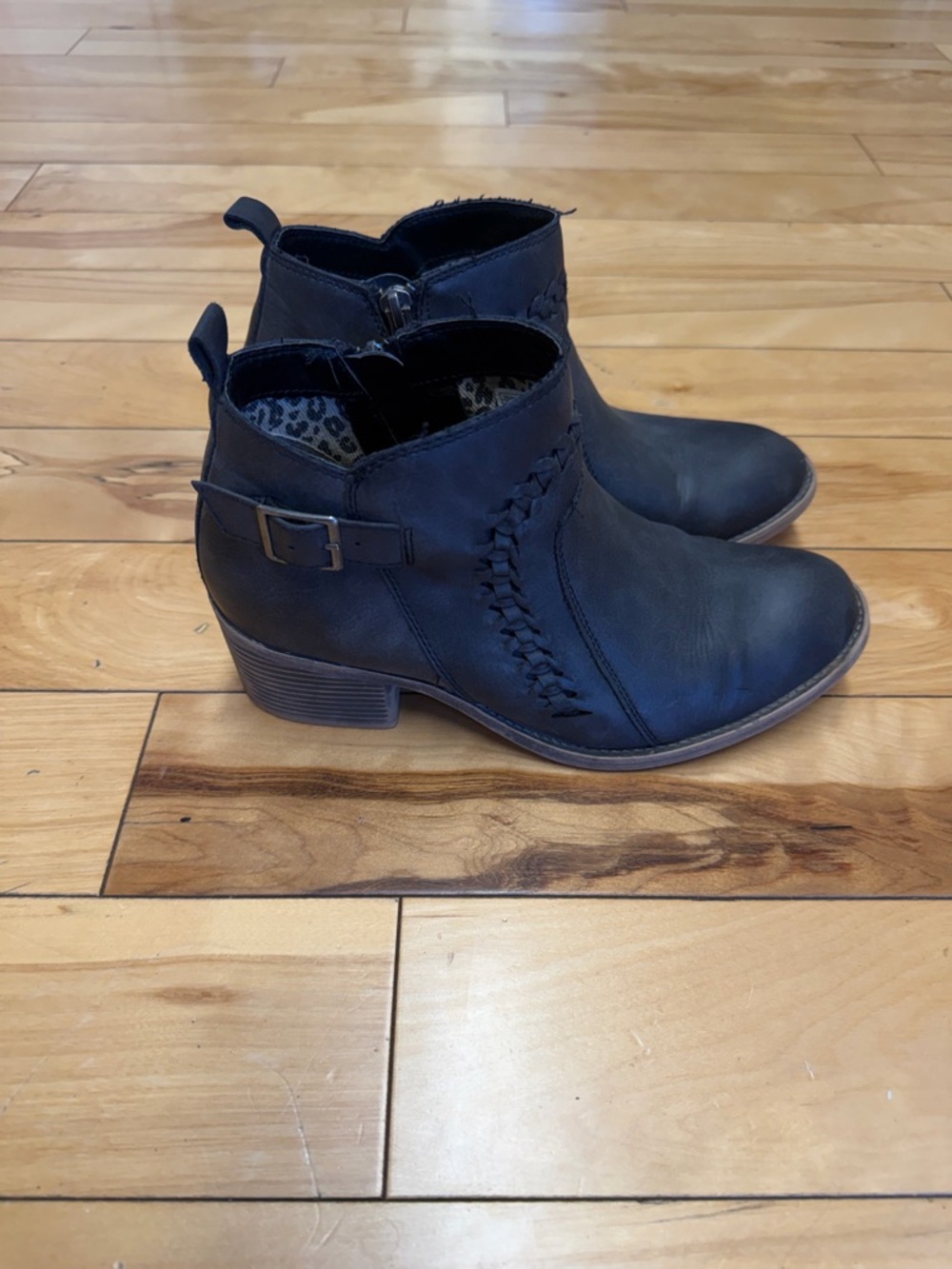 BILLABONG TAKE A WALK ANKLE BOOTS IN BLACK